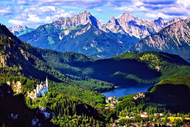 My*Guide the Kings GREATEST PALACES Neuschwanstein & HERRENCHIEMSEE From Munich - Exploring Neuschwanstein Castle