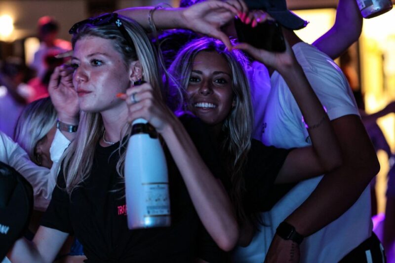 Mykonos: Best Beach Clubs Crawl Day Party - Customer Reviews