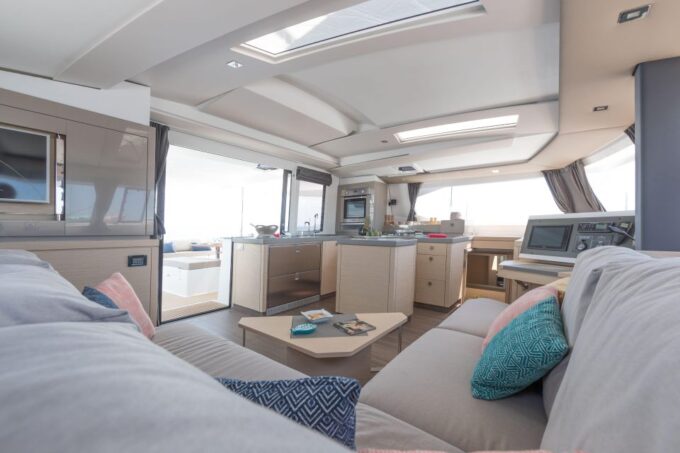 Mykonos: Catamaran Cruise With 3-Course Meal and Transfers - Included Amenities
