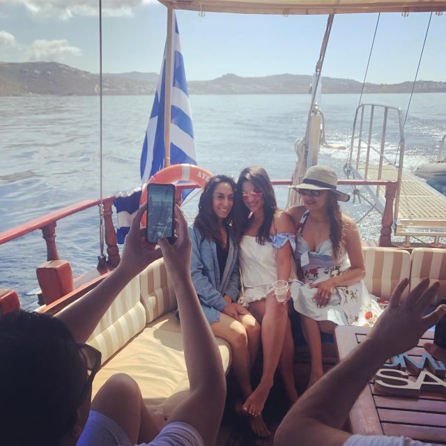 Mykonos: Delos and Rhenia Islands Cruise With BBQ Meal - Exploring Delos Island