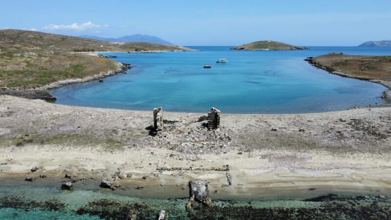 MYKONOS DELOS AND RHENIA ISLANDS PRIVATE FULL DAY CRUISE - Meals and Refreshments