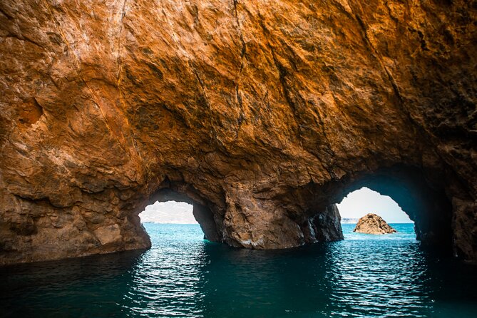 Mykonos Private Cruise in South Beaches, Caves and Dragon Island - Exploring Mykonos Southern Coastline