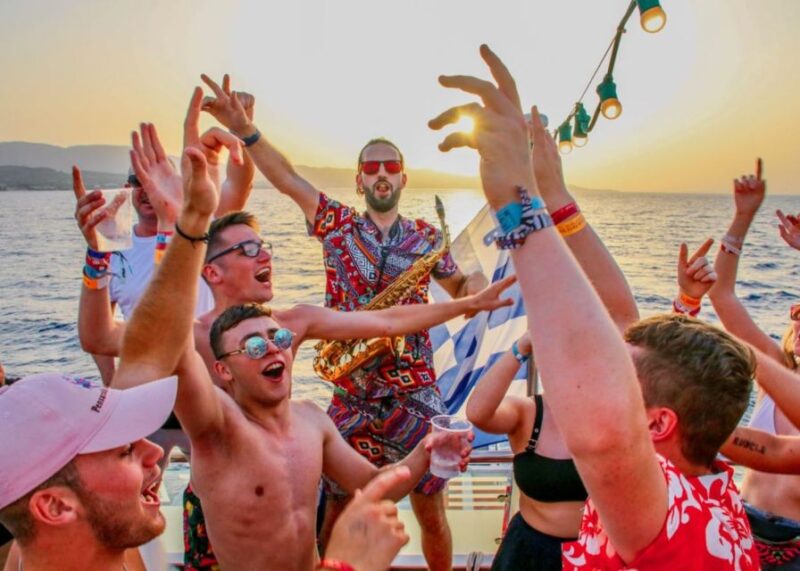 Mykonos: Rhenia & Little Venice Cruise With Snacks & Drinks - Scenic Highlights