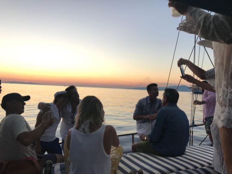 Mykonos: Sunset Boat Cruise With Light Dinner & Drinks - Key Points