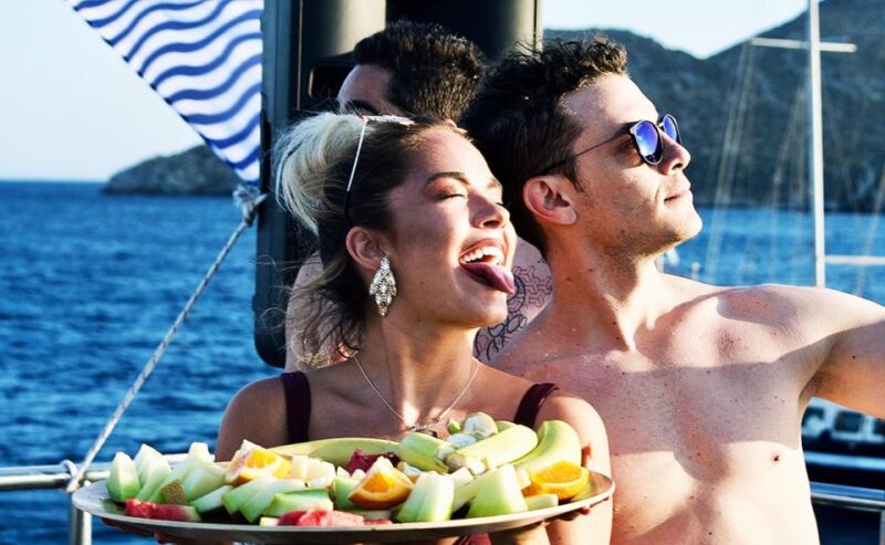 Mykonos: Sunset Boat Party With Open Bar & Live DJ - Live DJ Experience