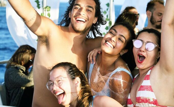 Mykonos: Sunset Boat Party With Open Bar & Live DJ - Frequently Asked Questions