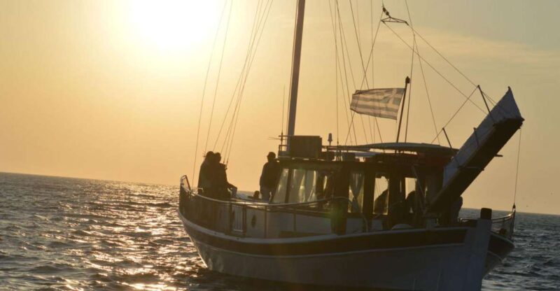 Mykonos: Sunset Boat Trip With Snacks and Drinks - Customer Ratings