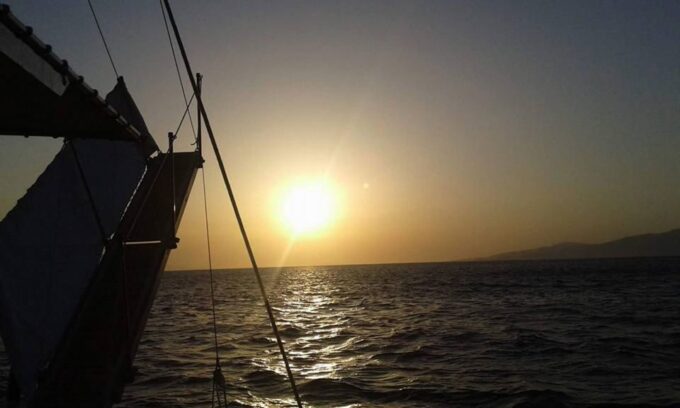 Mykonos: Sunset Boat Trip With Snacks and Drinks - Boat and Itinerary