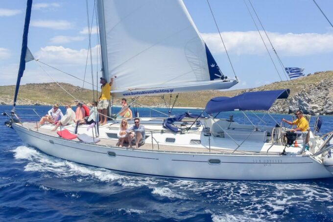 Mykonos: Yacht Cruise to Rhenia and Guided Tour of Delos - Pickup and Drop-off