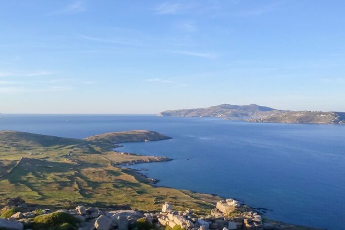 Mykonos: Yacht Cruise to Rhenia and Guided Tour of Delos - Yacht Size and Weather