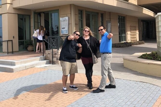 Myrtle Beach City Scavenger Hunt Excursion by Crazy Dash - Completing Silly Challenges for Points