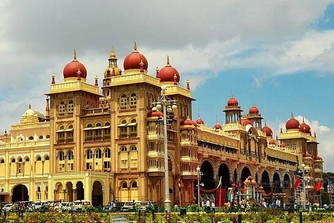(Mysuru) Mysore Day Out - a Royal Experience Private Tour From Bangalore - Chamundi Hills and Breathtaking Views