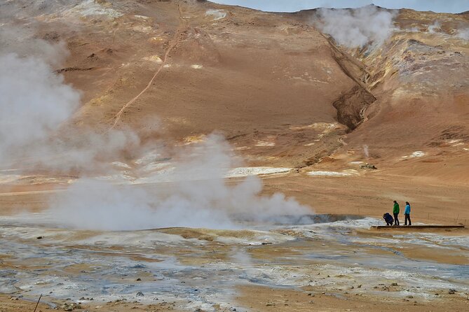 Myvatn Nature Baths & Goðafoss Waterfall Akureyri Shore Excursion - Professional and Knowledgeable Guides