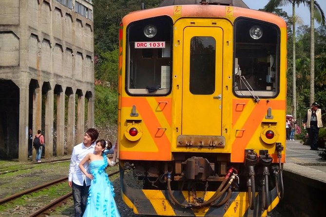N113 Jingtong Station Pingxi Old Street Jiufen Old Street Keelung Miaokou Night Market Day Tour (10h) - Pricing and Cancellation Policy