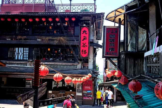 N113 Jingtong Station Pingxi Old Street Jiufen Old Street Keelung Miaokou Night Market Day Tour (10h) - Discovering Jiufen Old Street and Keelung Miaokou Night Market