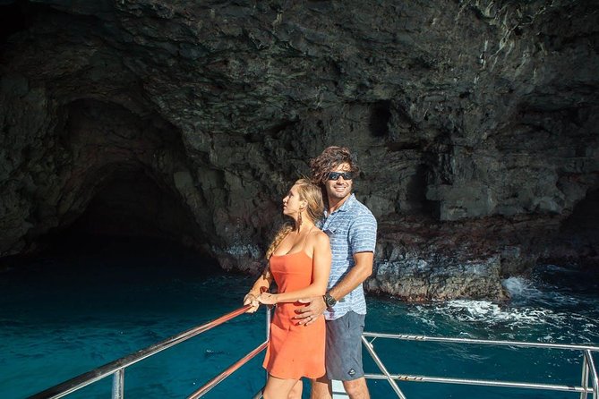 Na Pali Sunset & Sightsee Boat Tour - Sustainability and Restrictions