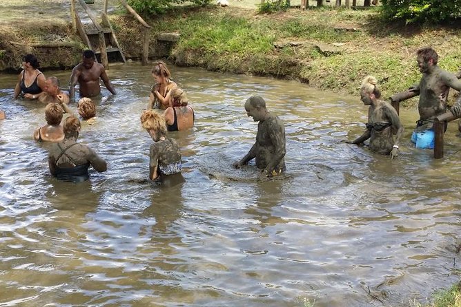 Nadi Sightseeing & Mud Pool Tour - Ex Fiji Marriott, Momi Bay - Exploring Sri Siva Subramaniya Temple