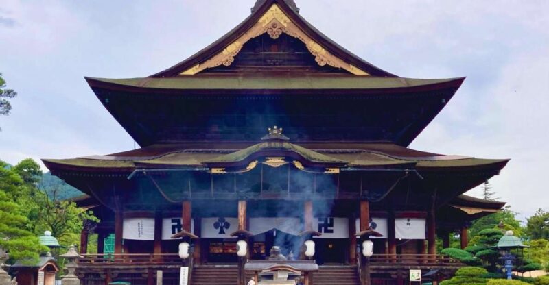 Nagano Audio Guide: Zenkō-ji, Museum & Zoo - Exploring Zenko-ji Temple