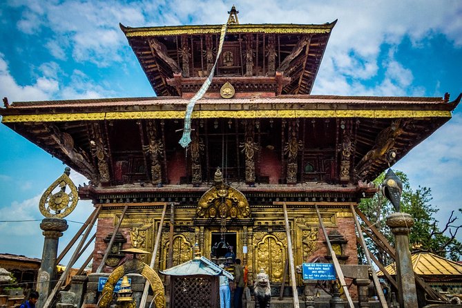 Nagarkot Sunrise With Trip to Changu Narayan Temple and Bhaktapur Durbar Square - Discovering Bhaktapur Durbar Square