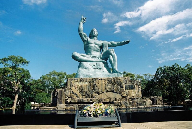 Nagasaki Heritage Trail: Cathedrals, Bridges & Chinatown - Taking in Nagasaki Chinatown