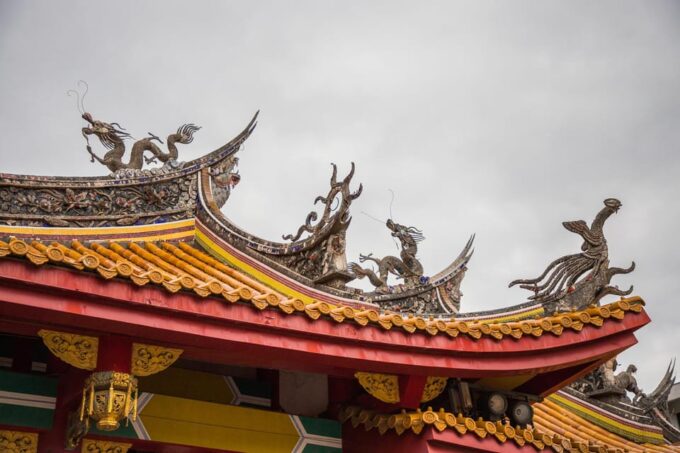 Nagasaki Heritage Trail: Cathedrals, Bridges & Chinatown - Visiting Fukusaiji Temple