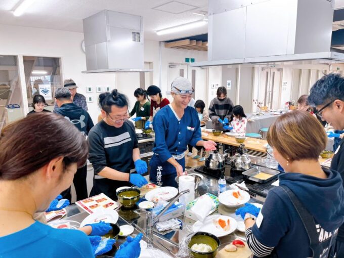Naha Makishi Public Market: Sushi Making Experience - Accessibility and Accommodation
