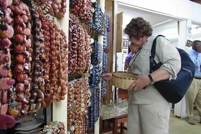 Nairobi Highlights: Karen Blixen, Beads Factory & Giraffe Center Day Tour - Customer Reviews Highlight