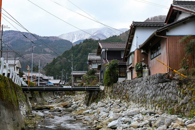 Nakasendo Historical Town and Hidden Craft Village Walking Tour - Exploring Nakasendo Historical Town