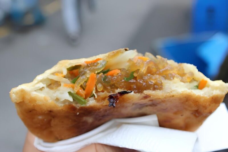 Namdaemun Market: the Largest Traditional Market Food Tour - Sightseeing of Historic Architecture
