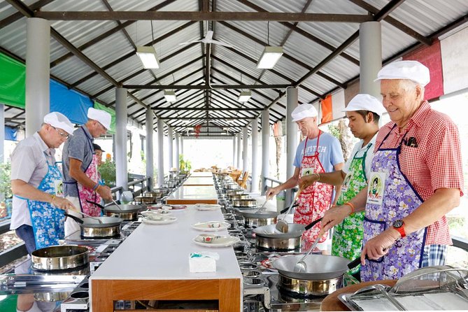 Nang Yam Thai Cooking Experience Full Day Tour, Museum & Samet Nangshe Viewpoint - Participant Capacity and Intimacy