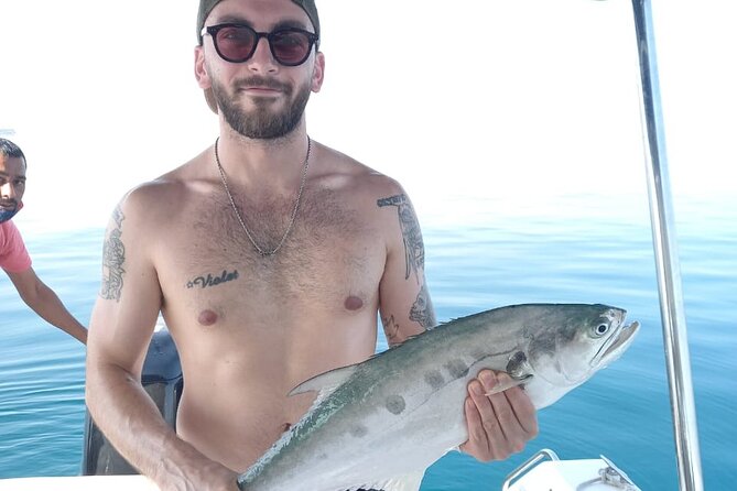 Nanje Fishing Trips Dubai - Expert Crew and Navigation