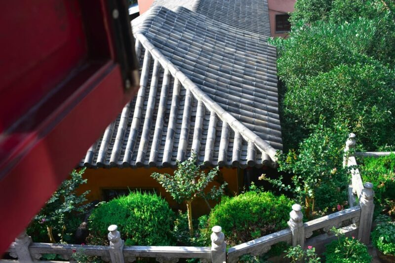 Nanjing : Temples, Ancient Walls, Qinhuai River Night Cruise - Jiming Temple