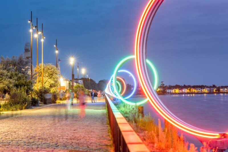 Nantes: Express Walk With a Local in 60 Minutes - Highlights of Nantes