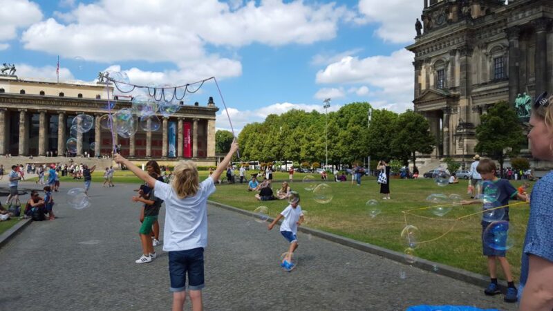 Nantes: Family Quest Guided Walking Tour - Itinerary Highlights