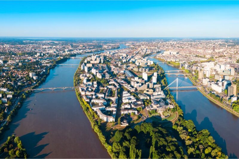 Nantes: First Discovery Walk and Reading Walking Tour - Starting Point and Navigation