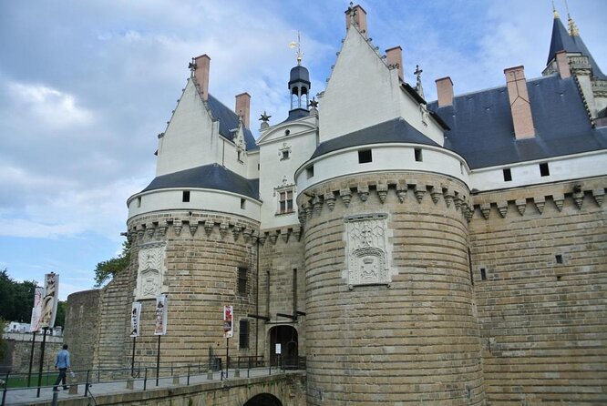 Nantes Instagram Photo Stop Tour With a Local Guide - Photogenic Locations