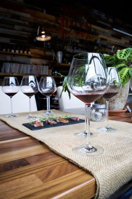 Napa: Intro to Wine Tasting With Napa Sommelière - Experience Highlights