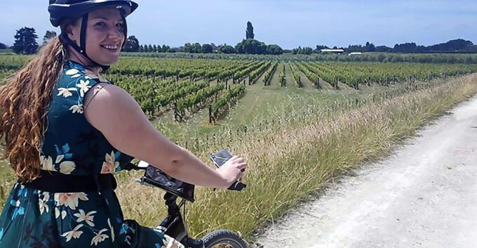 Napier: Art Deco Bike Ride and Wineries Loop - Coastal Cycling