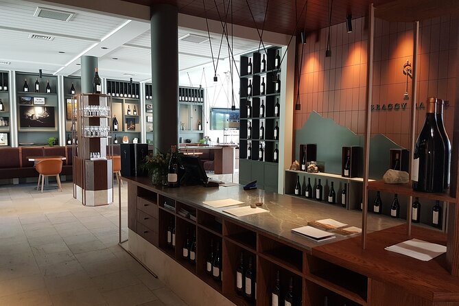 Napier City Art Deco & Private Wine Tour - 5hrs - up to 5 People - Winery Visits and Tastings