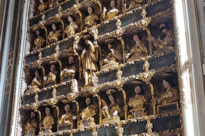 Naples City Center Half Day Private Tour With a Native & Expert Guide - Navigating the Bustling Markets and Shops