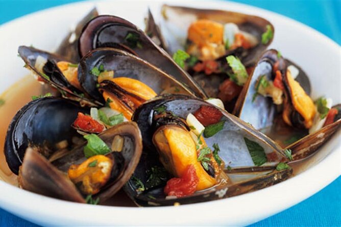 Naples Food Street Tour With a Professional Guide - Guide Expertise