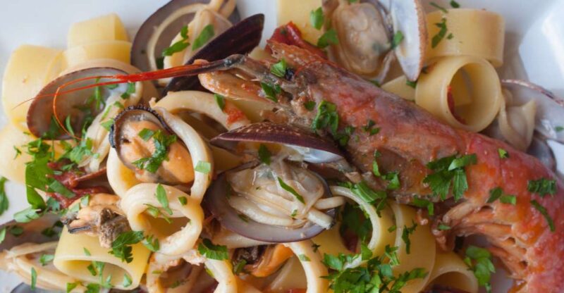 Naples: Market & Lunch or Dinner at a Locals Home - Key Points