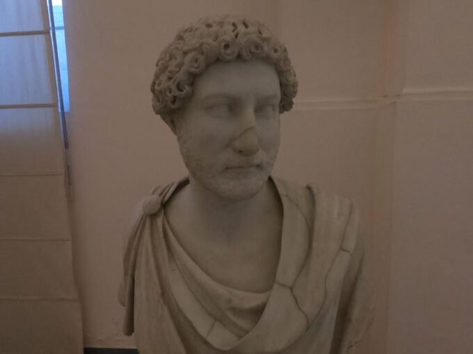 Naples: National Archeological Museum Tour With Michele Arpa - Farnese Collection and Baths