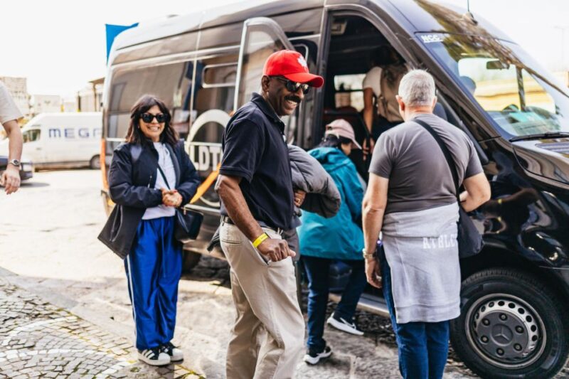 Naples: Pompeii and Mt. Vesuvius With Lunch and Wine Tasting - Languages and Guides