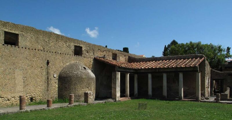 Naples: Pompeii & Herculaneum Tour With Lunch & Wine Tasting - Itinerary Details