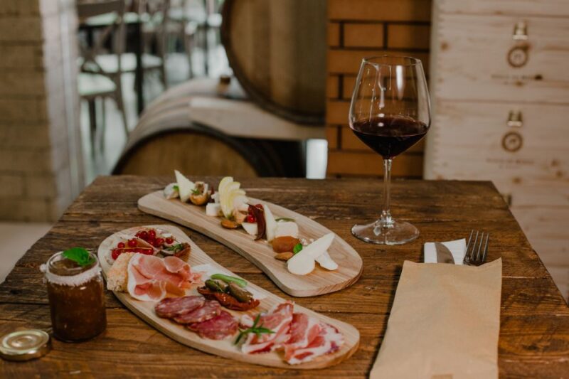 Naples: Pompeii Wine Tasting With Lunch - Key Points