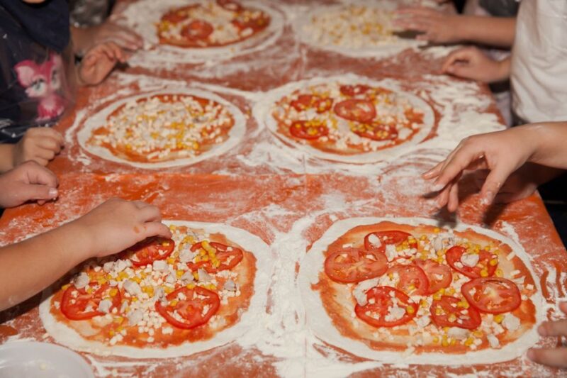 Naples: Premium Pizza-Making Class at a Pizzeria - Meeting Point and Instructor