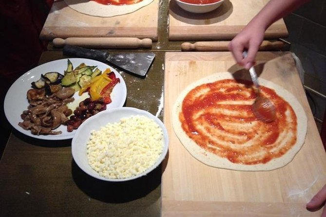 Naples: Premium Pizza-Making Class at a Pizzeria - Culinary Inclusions and Amenities