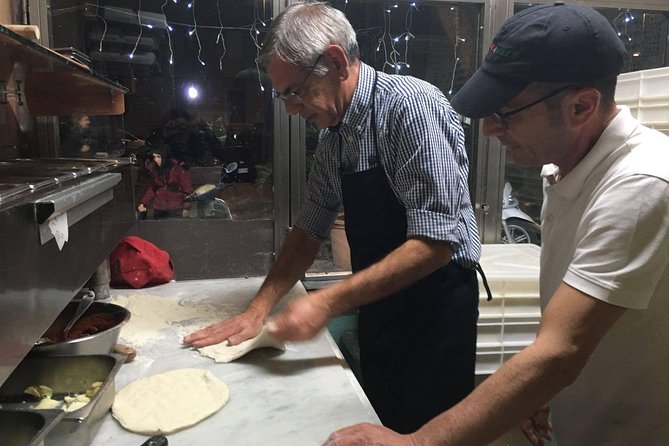 Naples: Premium Pizza-Making Class at a Pizzeria - Meeting Point and Accessibility