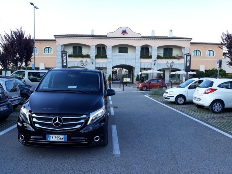 Naples: Royal Palace of Caserta & Designer Shopping Outlet - Key Points